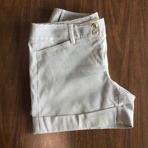 White House Black Market Grey Striped Shorts Sz 6